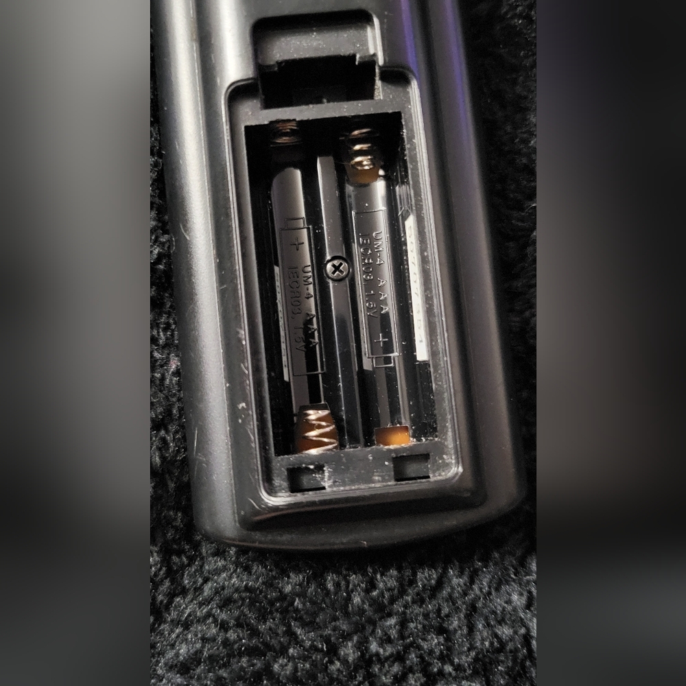 OLEVIA RC-LTL TV Remote - Picture 3 of 4